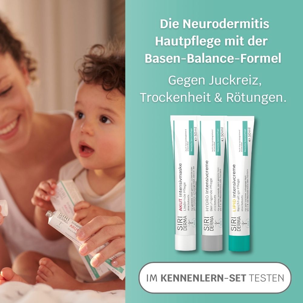 Frau und männliches Kleinkind auf Bett, daneben Siriderma Akut Intensivmaske, LIPID Intensivcreme, Hydro Intensivcreme, dann Text: Die Neurodermitis Cremes mit der Basen-Balance-Formel. Gegen Trockenheit, Juckreiz und Rötungen. Im Kennenlern-Set testen.